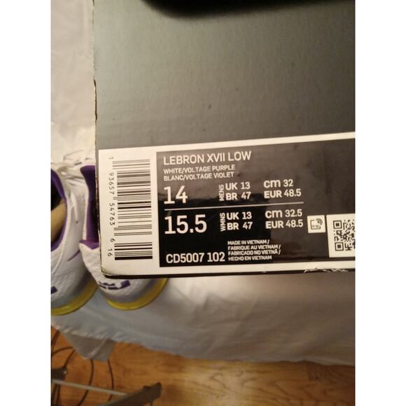 NIKE Men's 14 LEBRON XVII 17 LOW LAKERS BASKETBALL SHOES WHITE RARE CD5007-102 - Picture 6 of 6